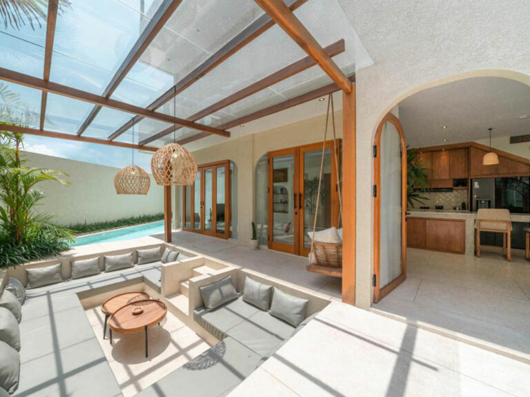 villa-outdoor-sunken-pool